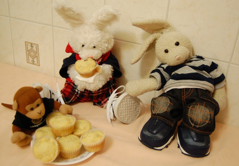 Pineapple Muffins Show Picture