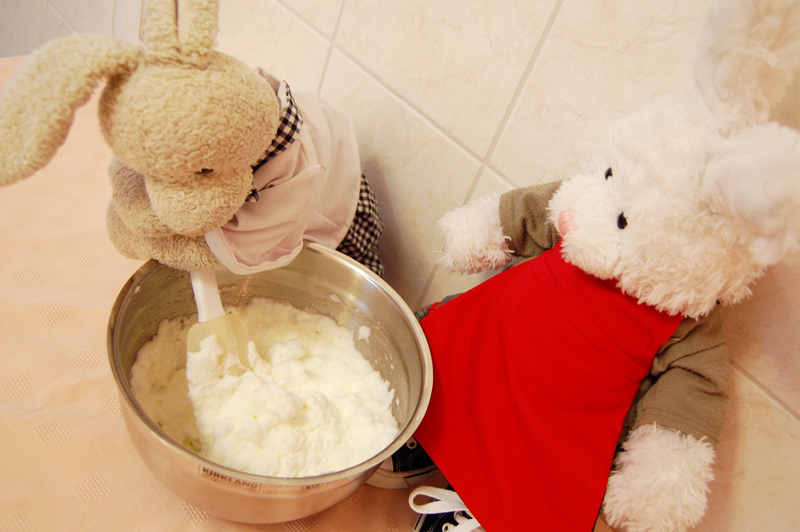 Strawberry Cake Show Picture