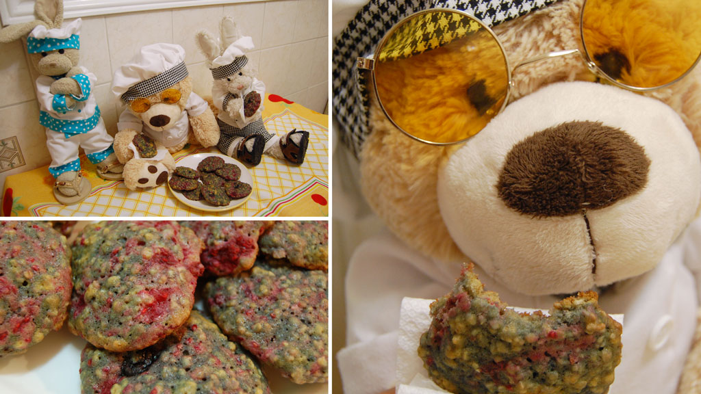 Soylent Smurf Cookies Show Picture