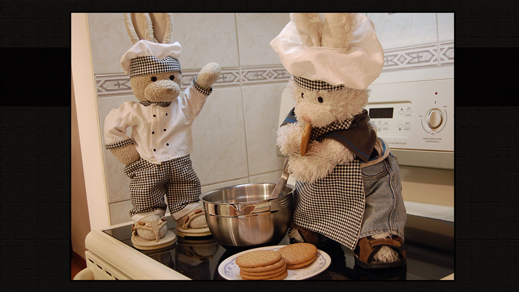 Strawberry Jello Cake Show Picture